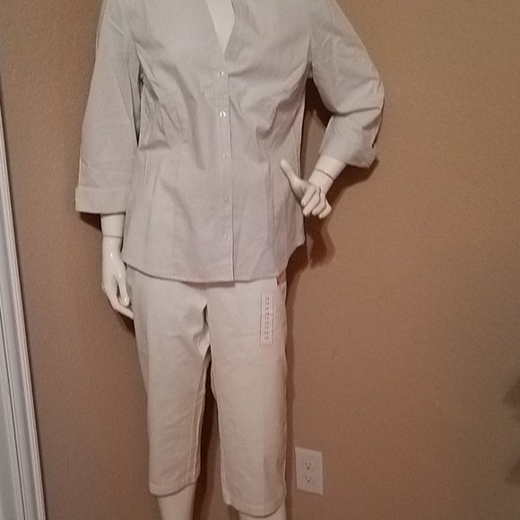 White Capri Dockers - Picture 10 of 13